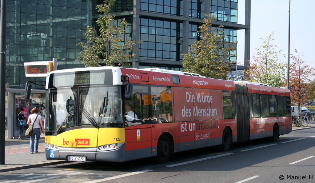 BVG 4122 (B V 4122).
Berlin HBF, 9.8.2010.