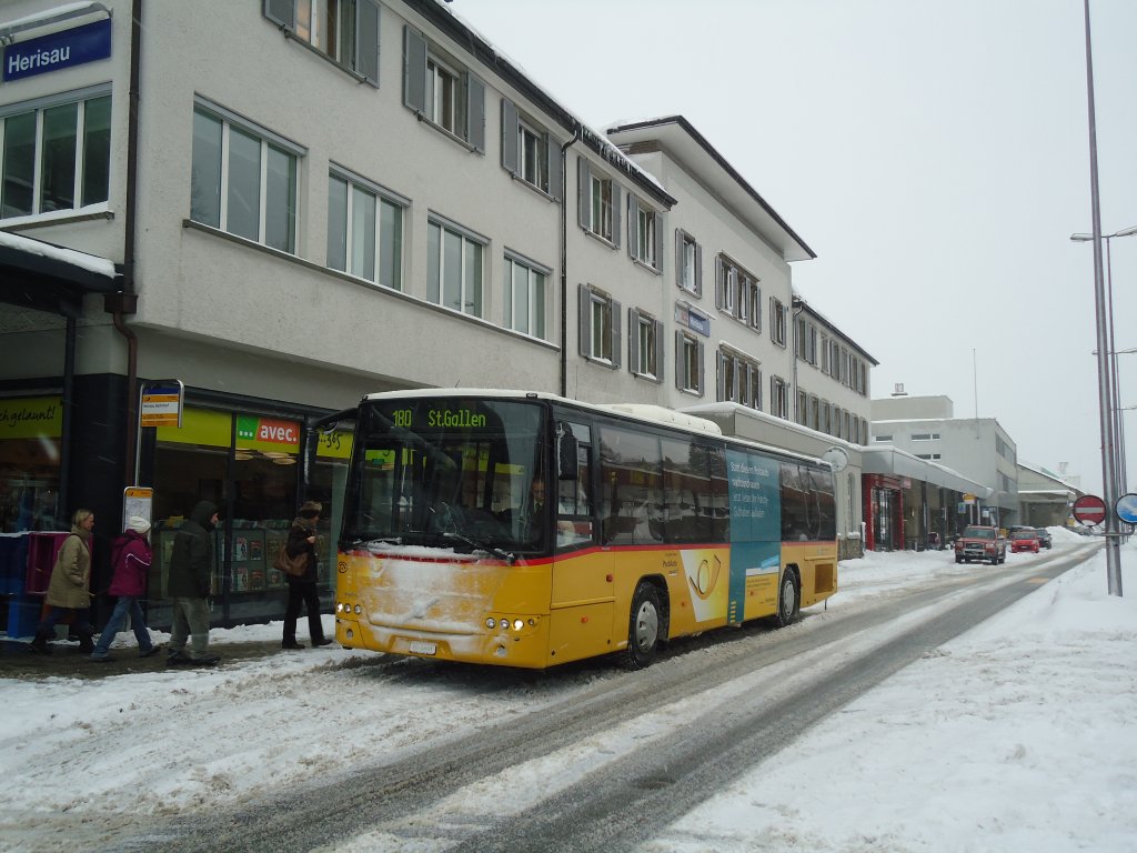 Casutt, Gossau - SG 4693 - Volvo am 15. Februar 2012 beim Bahnhof Herisau