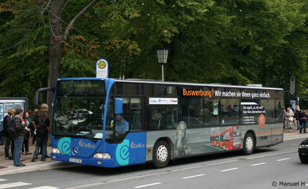 CeBus (CE KC 66).
Der Bus wirbt fr Buswerbungbei CeBus.
Celle Schloplatz, 16.8.2010.