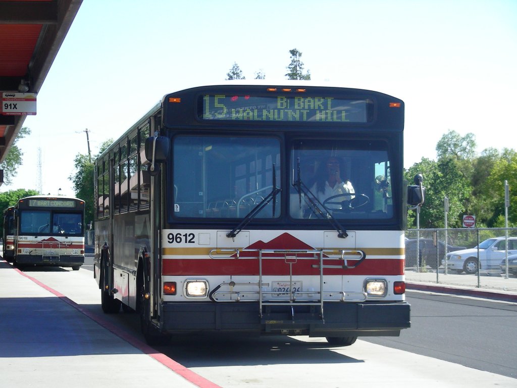 Central Contra Costa County Authority, Concord. Gillig (Nr.9612) nach Walnut Creek in Concord, BART Station.