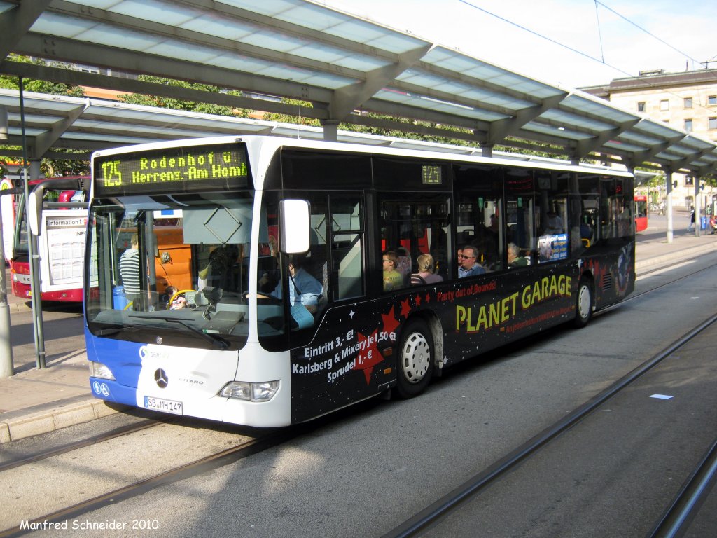 Citaro Bus an der Haltestelle Saarbrcken Hauptbahnhof. Die Aufnahme des Foto war am 04.09.2010.