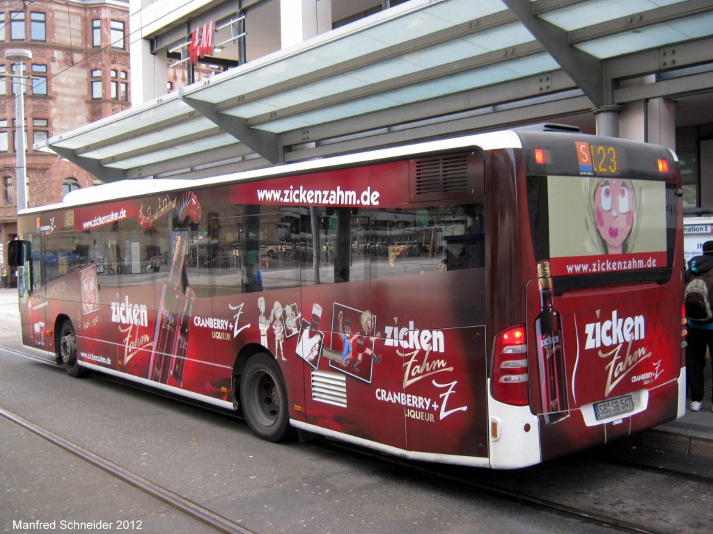 Citaro Bus mit neuer Werbung am Saarbrcker Hauptbahnhof. Die Aufnahme des Foto war im Mrz 2012.