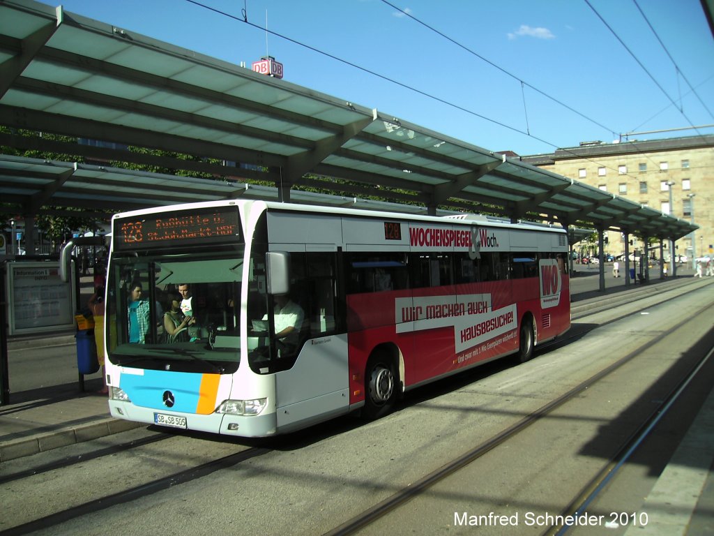Citaro Bus mit neuer Wochenspiegel Werbung. Aufgenommen wurde das Foto am 16.07.2010 in Saarbrcken am Hauptbahnhof.
