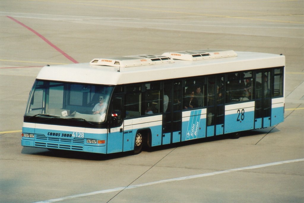 Cobus 3000 Nr. 28 in der alten Flughafen Kln/Bonn Lackierung am 20.06.2001