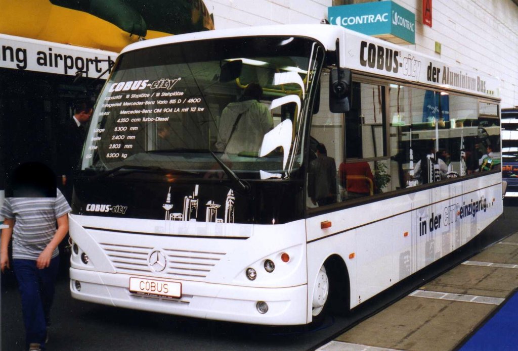 Contrac Cobus City, aufgebaut auf Mercedes Vario 815, aufgenommen auf der IAA 2000 in Frankfurt.
