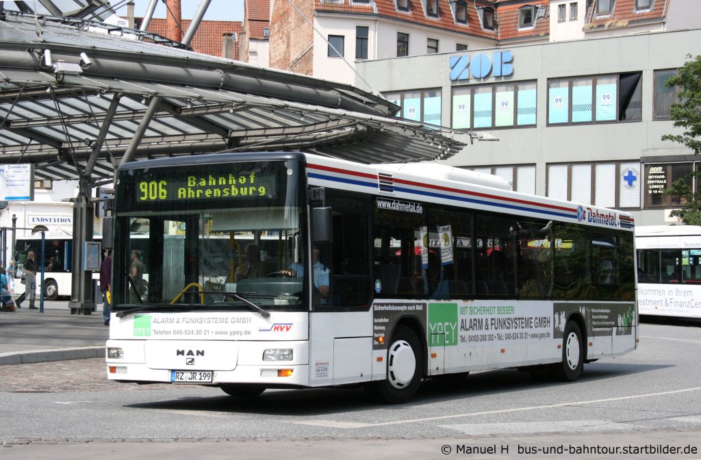 Dahmetal (RZ JR 199).
De Bus wirbt fr Ypey.
Lbeck ZOB, 1.7.2010.