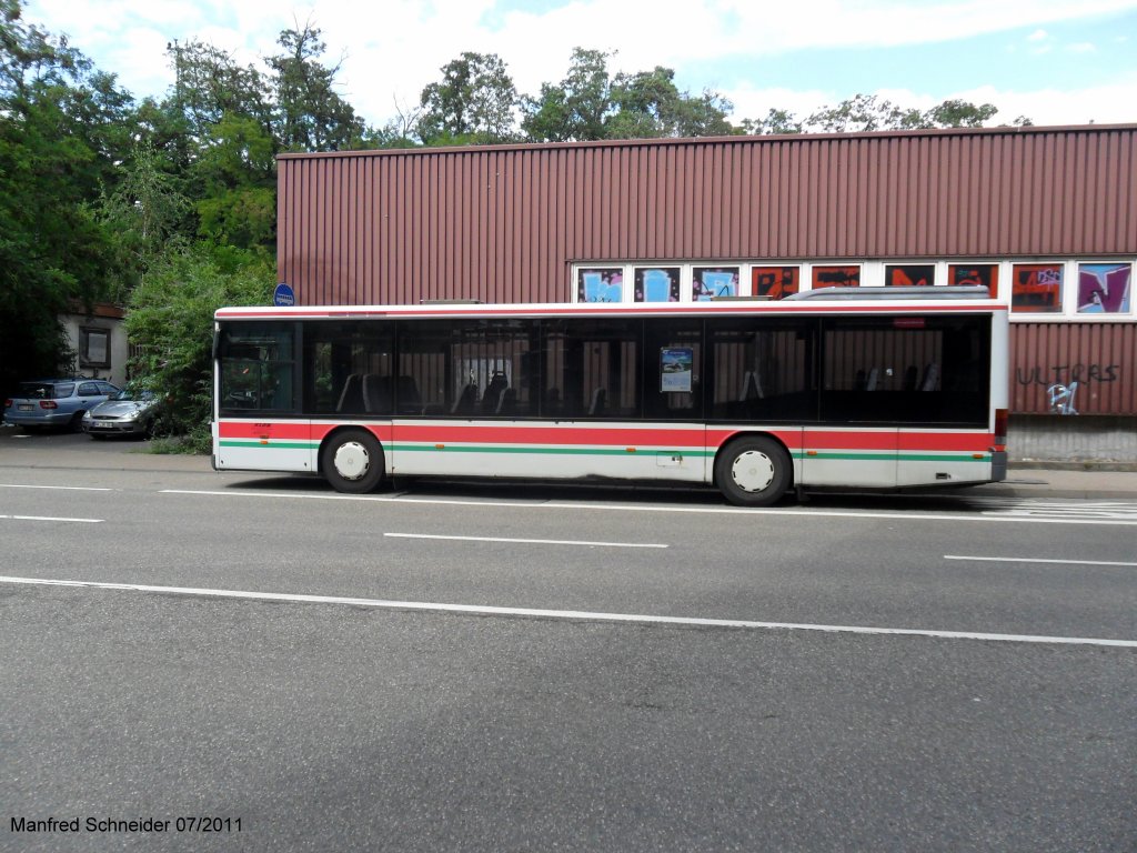Das Bild zeigt einen Setra Bus in der Saarbrcker Trierer Strae. Das Foto habe ich am 07.07.2011 gemacht.