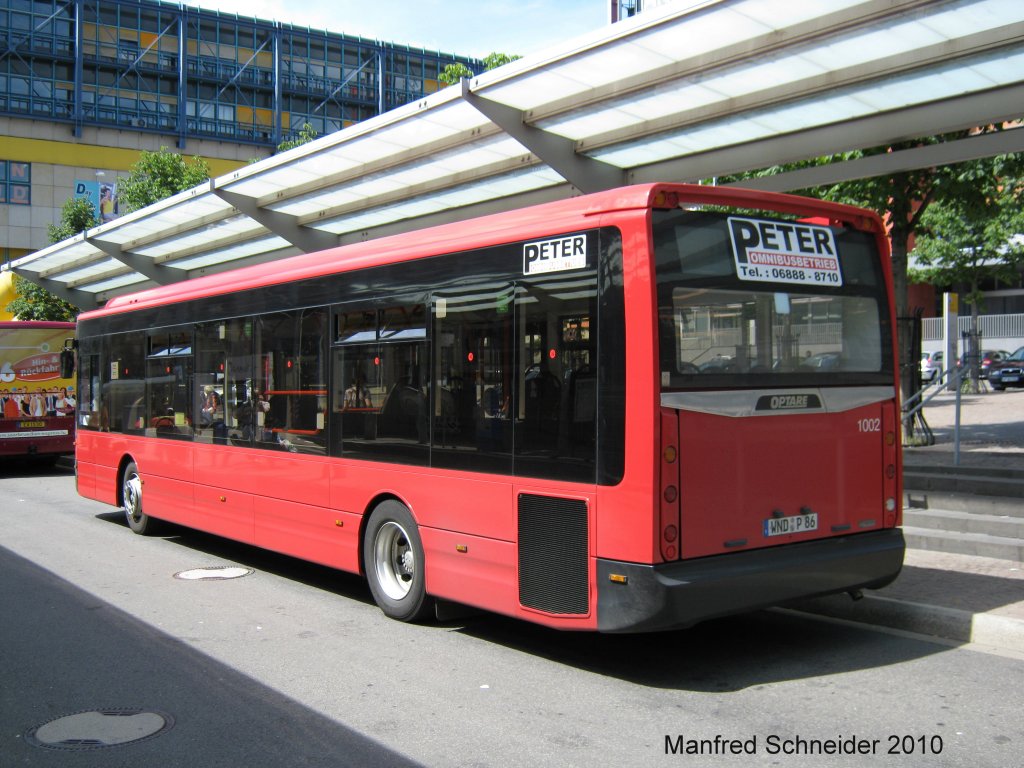 Das Foto zeigt einen Optare Bus in Saarbrcken am Hauptbahnhof. Aufgenommen wurde das Foto am 31.07.2010.