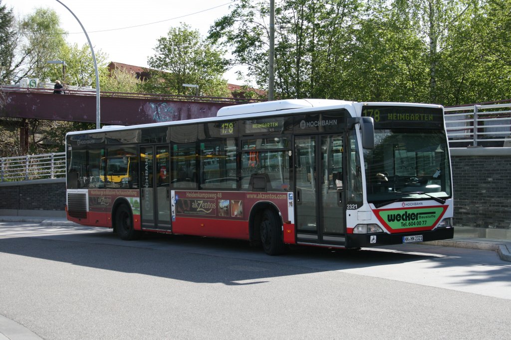 Der Hochbahn Citaro mit der Nummer 2321 am 2.Mai 2010 auf der Busanlage Poppenbttel.