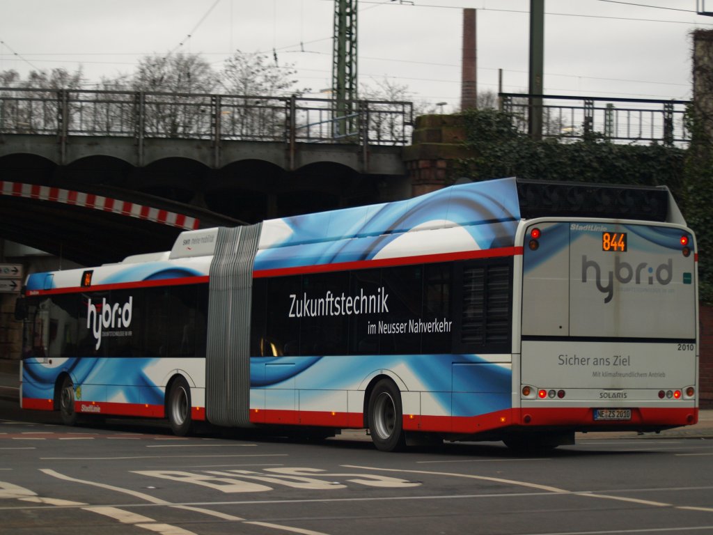 Der Hybridbus der SWN. Bis jetzt noch der erst, aber 2011 kommen Mittlerweile 6(!!!)weitere Hybridbusse von Solaris. (05.Feb. 2011)