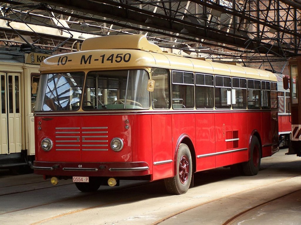 Der Prototyp Gyro-Bus, aus der Stadt Yverdon, fur auch bei De Lijn. Museum Antwerpen am 29/03/09.