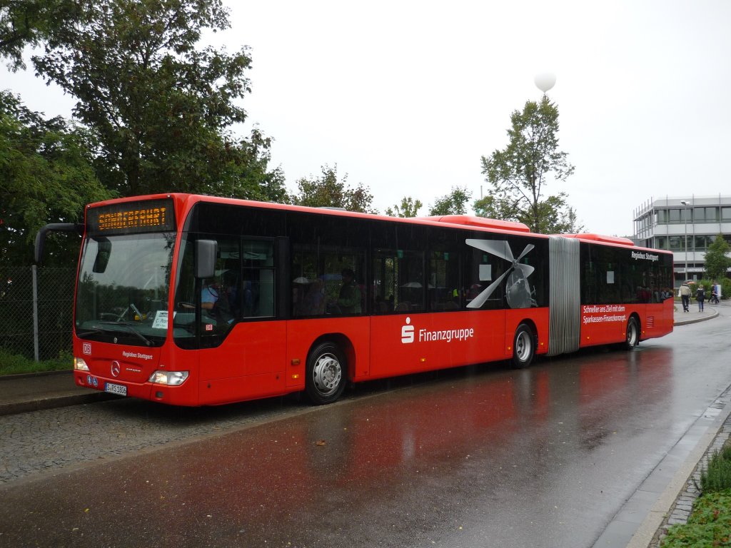 Der RBS-Bus ,S-RS 1806 am Festgelnde in Heidenheim, hat gerade Festbesucher ausgeladen.