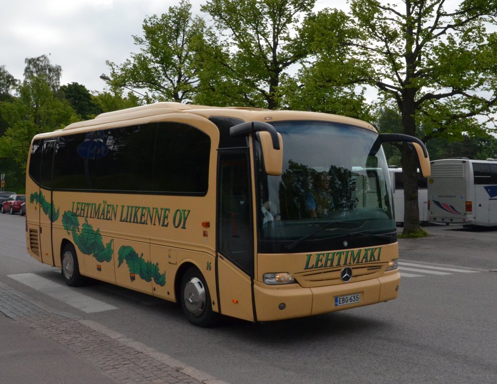 Der Reisebus Mercedes Tourino wurde am Olympiastadion in Helsinki gesehen. 07.06.2012