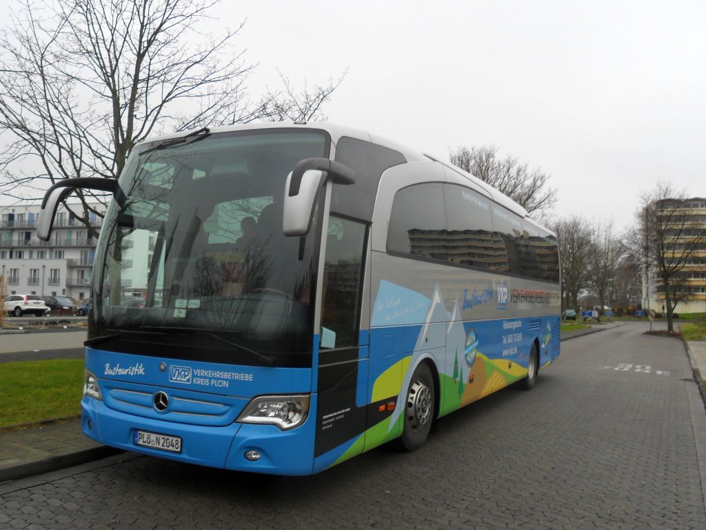 Die Aufnahme des Mercedes Reisebus war im Dezember 2011 in Schnberg-Holm an der Ostsee.