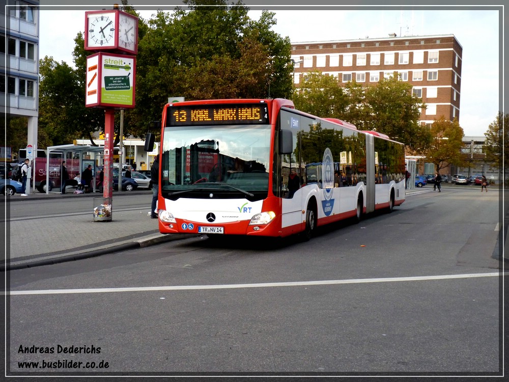 Die Stadtwerke Trier testet derzeit zwei EvoBus MB Citaro G 2 der neuen Generation
Fotografieren konnte ich den Bus in Trier am  20.10.2011
