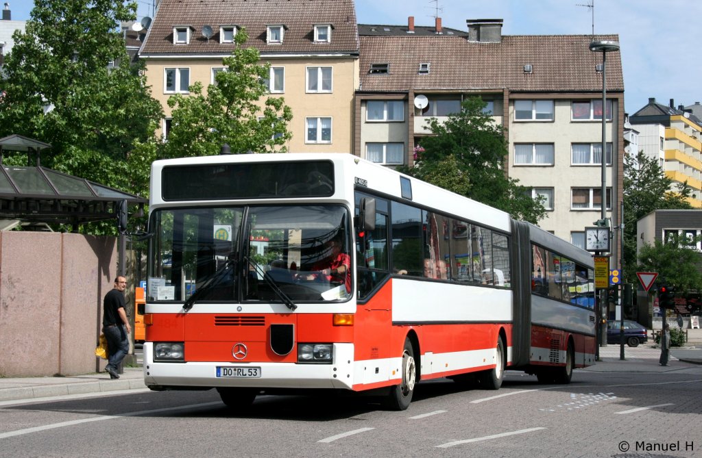 Diesen Bus (DO RL 53) konnte ich an Bahnhof Wuppertal Oberbarmen aufnehmen.
Am 7.8.2010 fuhr er SEV fr die DB von Oberbarmen nach Remscheidt.
