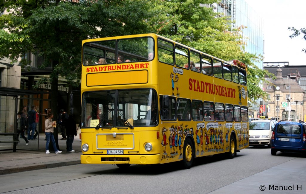 Diesen Stadtrundfahrtsbusw habe ich am 2.9.2010 auf der M in Hamburg aufgenommen.