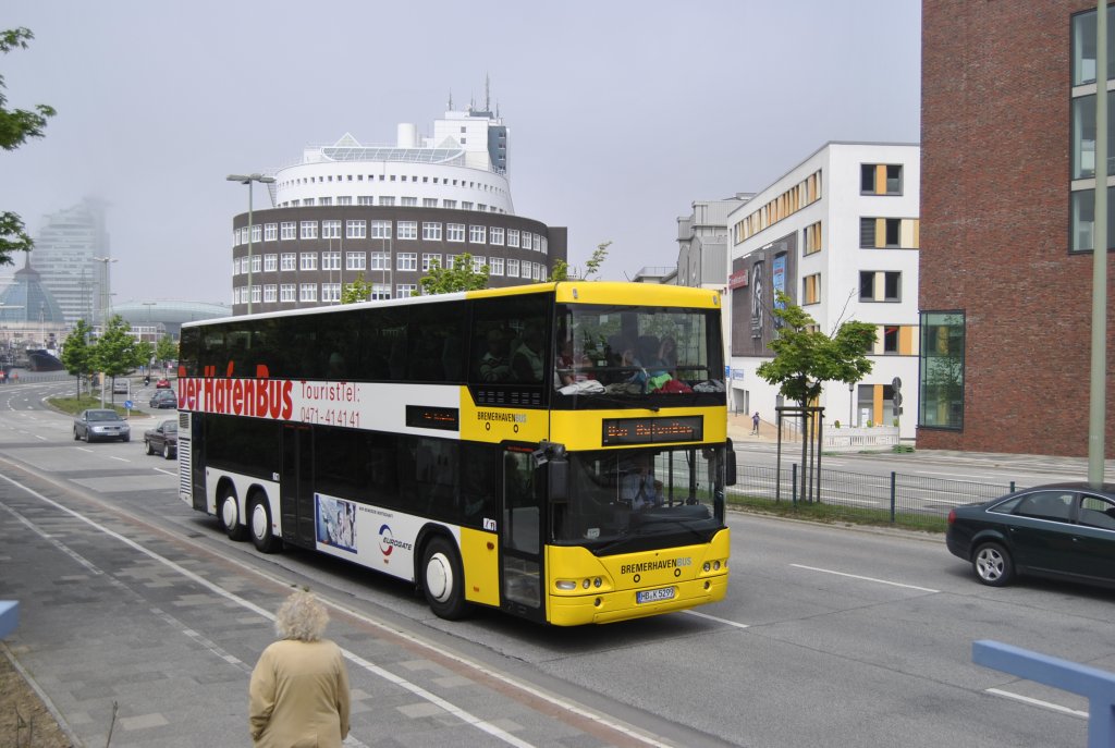 Doppeldecker Bus  Der Hafenbus , am 23.05.2010 im Bremerhaven. Was drfte das ein Bus sein? Bitte um einen Kommentar.