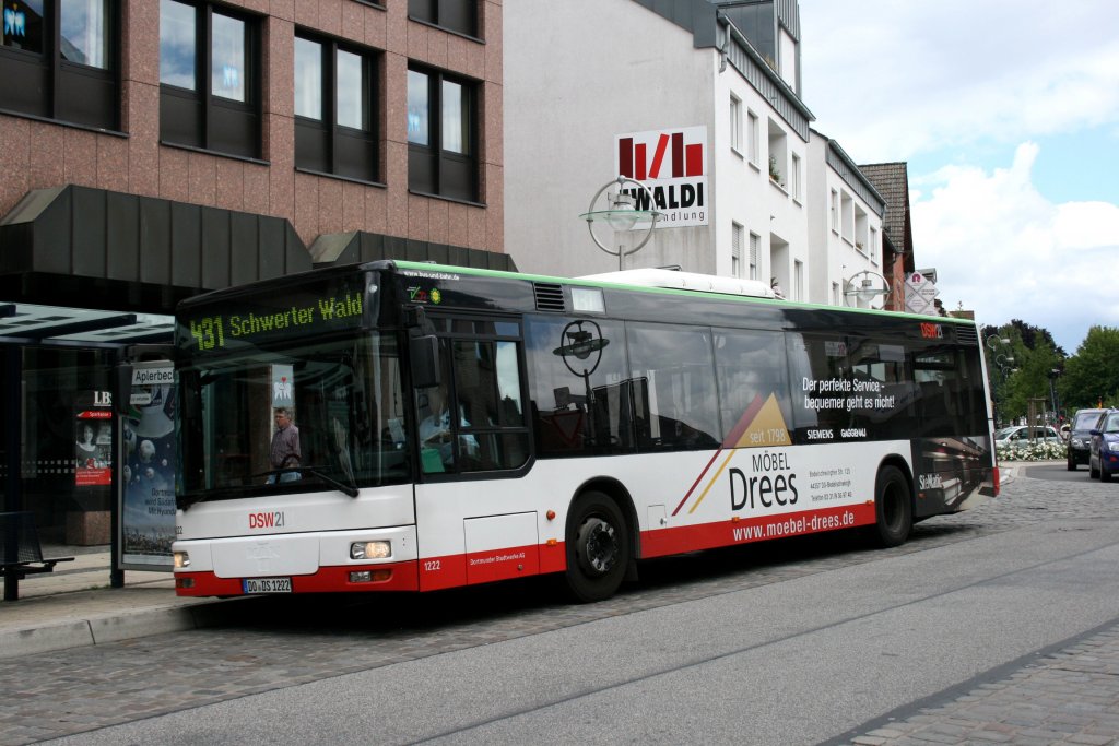 DSW 1222 (DO DS 1222) mit Werbung fr Mbel Drees.
Dortmund Aplerbeck U, 19.6.2010.