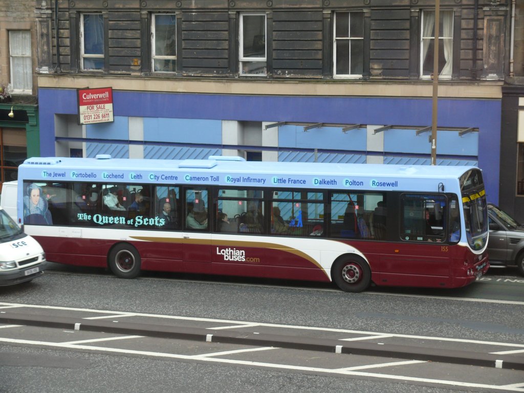 Edinburgh am 19.10.2010 ein Bus der 'Lothian Buses' auf dem 'Leith Walk' 