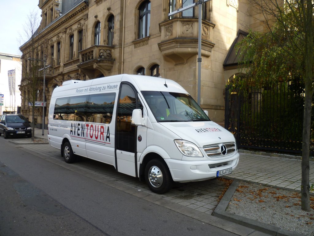 Ein Bus der Firma Aventoura Reisen. Auf genommen in Saarlouis.