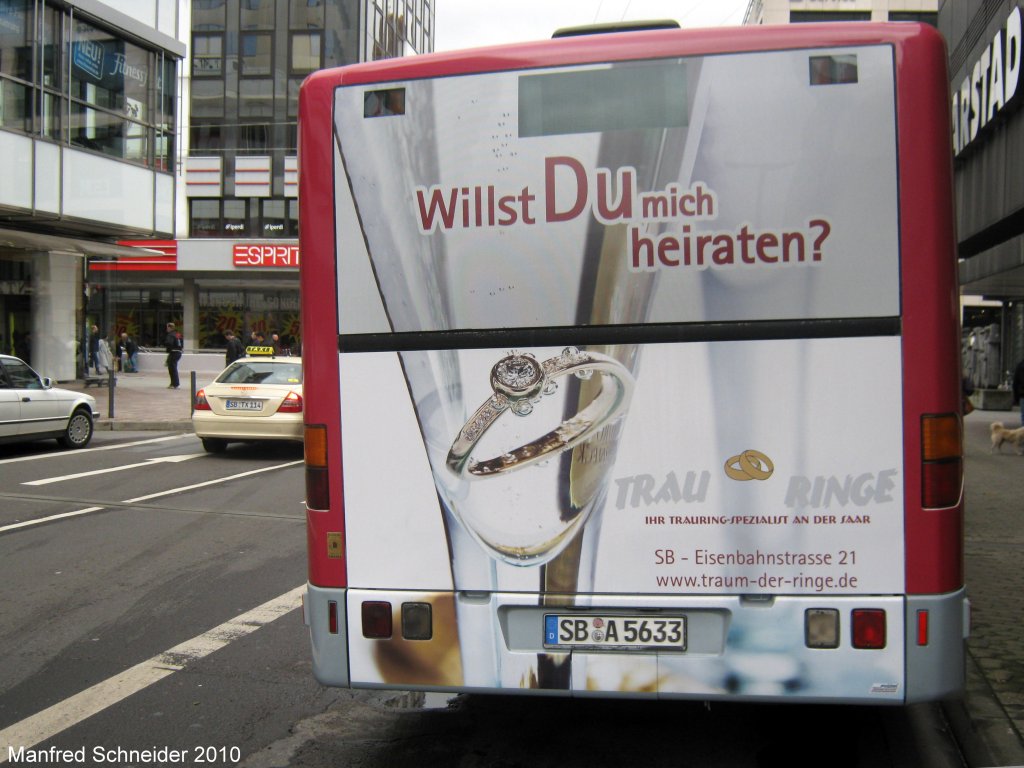Ein Citaro Bus von der Firma Baron Reisen macht Werbung fr Trauringe. Der Bus hatte am 16.10.2010 seinen ersten Tag mit der neuen Werbung.
