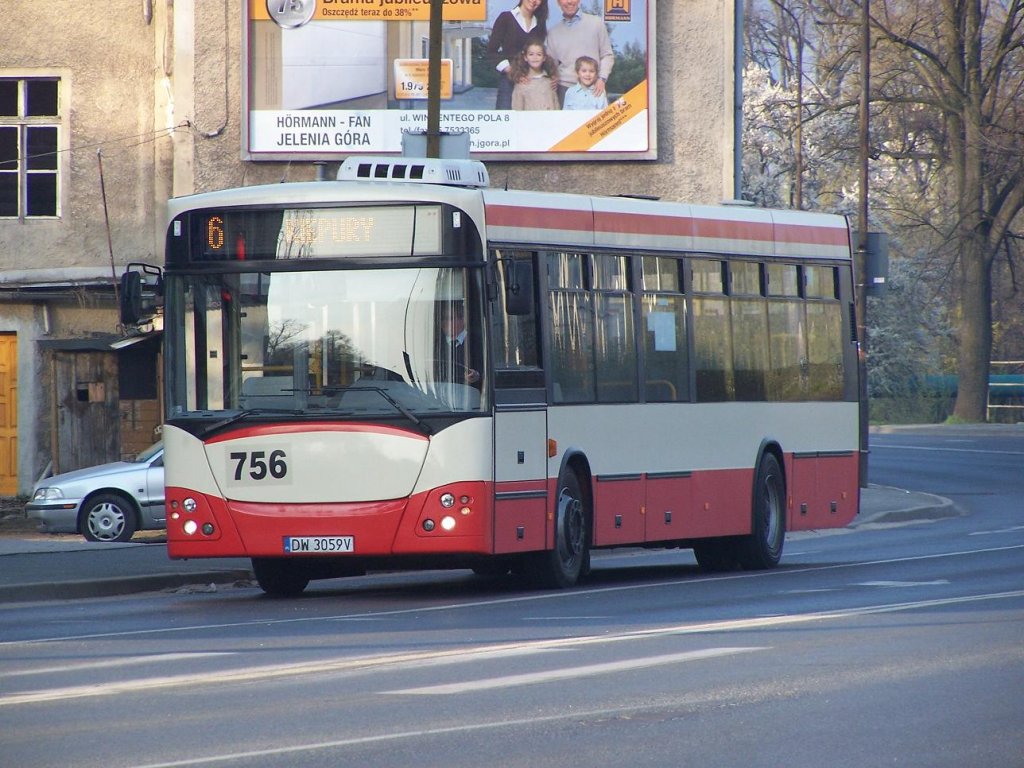 Ein Jelcz unbekannte Bauart, Wagen Nr 756, in Cieplice am 25/04/10.