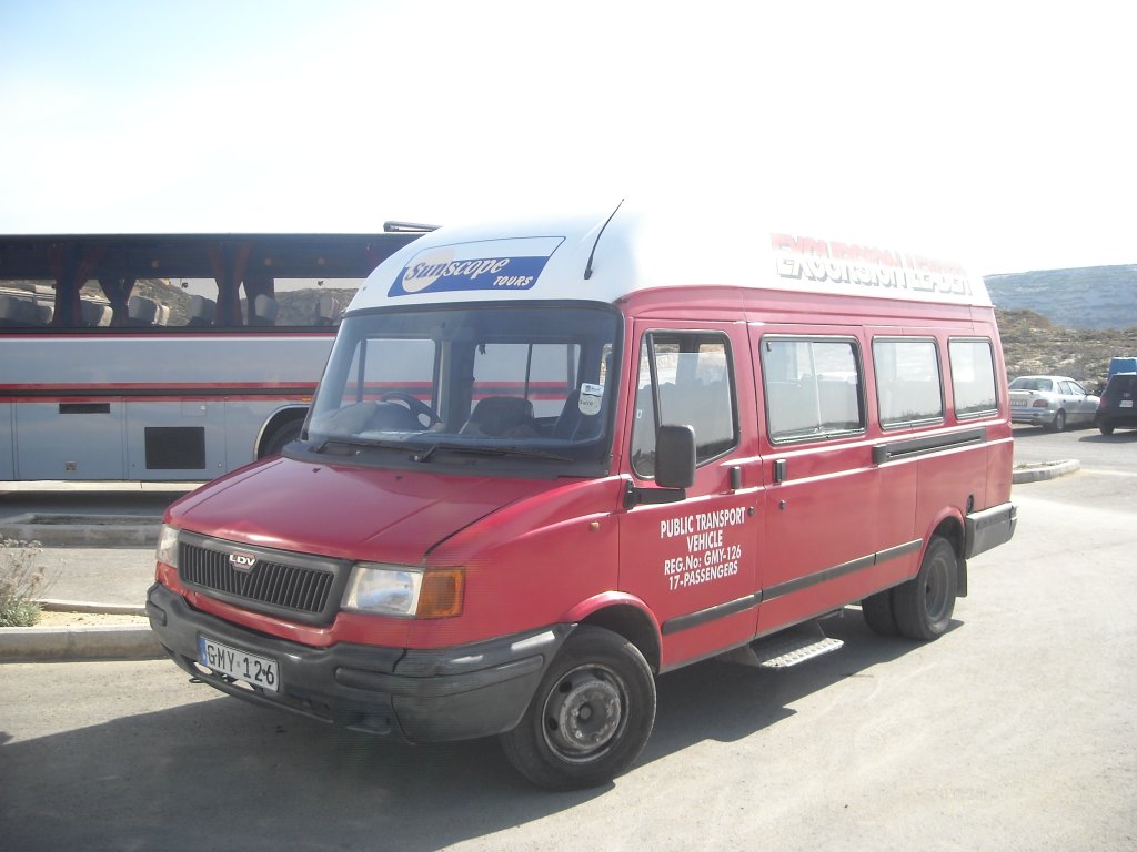Ein LDV - Kleinbus auf Gozo (Malta) , 19.11.2009