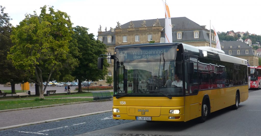 Ein MAN-Bus , der SSB-Stuttgart am Schloplatz in Stuttgart.