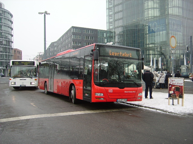 Ein MAN Lions City DB Rhein Neckar Bus in Heidelberg Hbf am 03.12.10