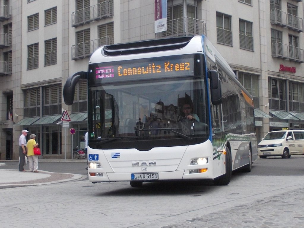 Ein MAN Lions City Hybridbus der LVB auf Linie 89 nahe Reichsstrae am 2.7.13