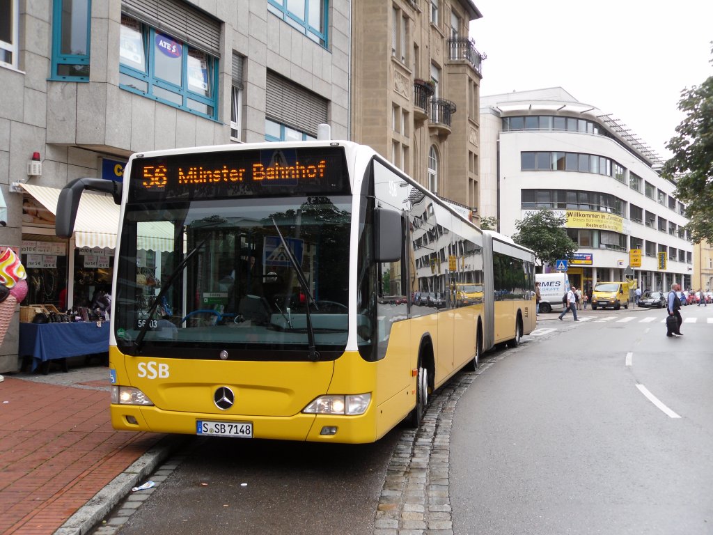 Ein Mercedes Gelenkbus in Stuttgart juli 2010