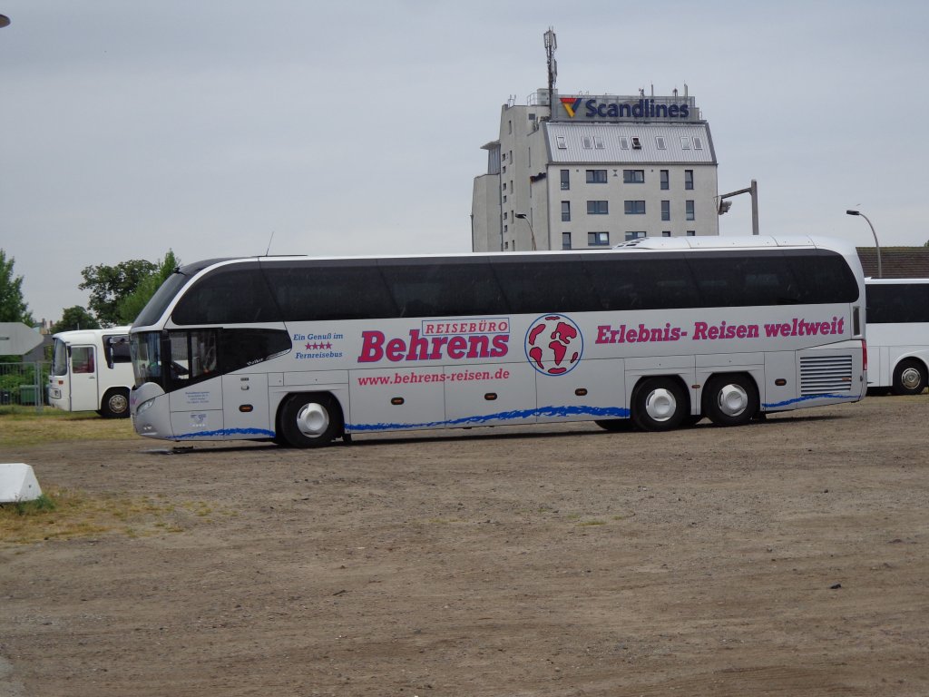 Ein Neoplan Cityliner der Firma Behrens in Warnemnde am 29.07.13