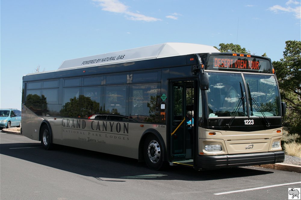 Ein Orion VII 2010 welcher fr Touren am Rim des Grand Canyon in Arizona eingesetzt wird. Betreiber des Fahrzeuges ist die Firma  Xanterra . Aufgenommen am 24. September 2011.