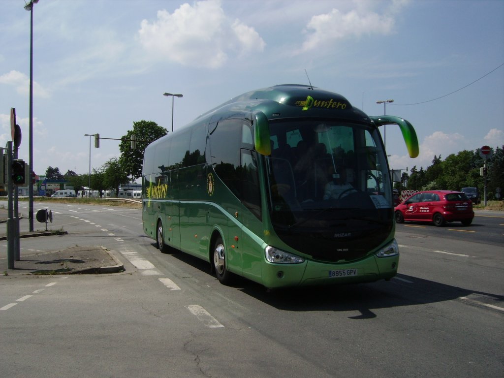 Ein Van Hool Reisebus in Heidelberg am 21.05.11