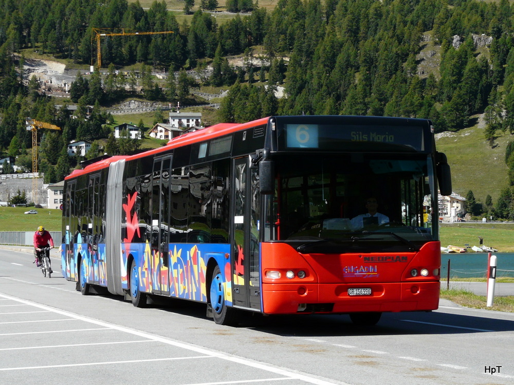 Engadin Bus - Neoplan GR 156996 unterwegs auf der Linie 6 in Silvaplana - Surlej am 16.09.2010