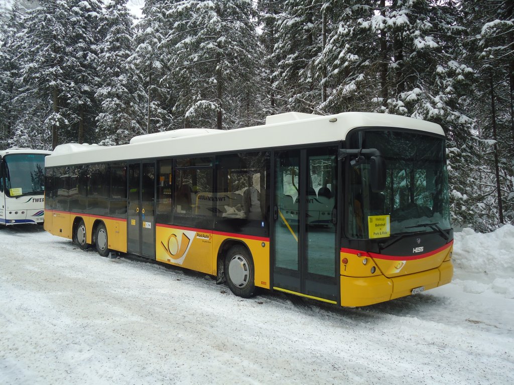 Engeloch, Riggisberg - Nr. 7/BE 447'403 - Scania/Hess am 7. Januar 2012 in Adelboden, Unter dem Birg