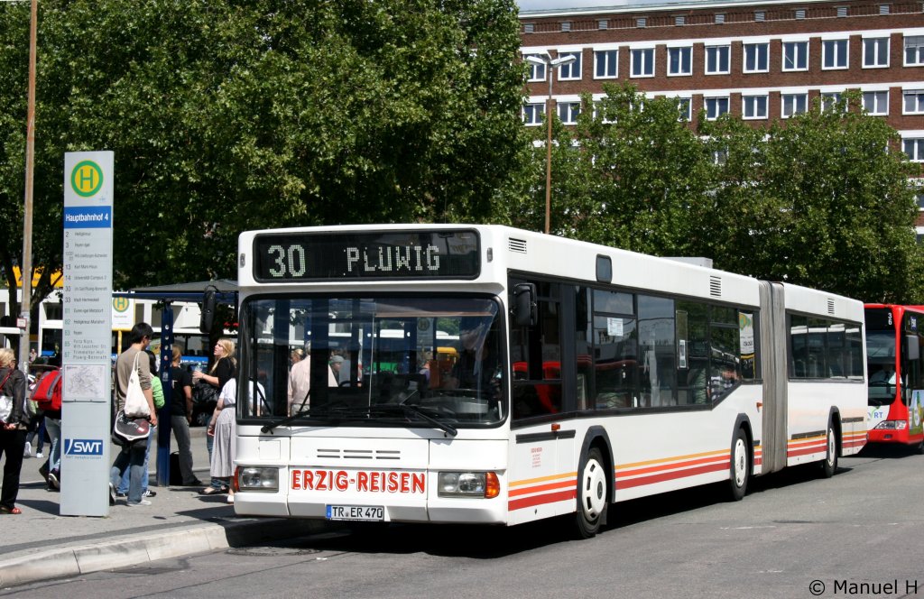 Erzig Reisen (TR ER 470).
Aufgenommen am HBF Trier, 18.8.2010.