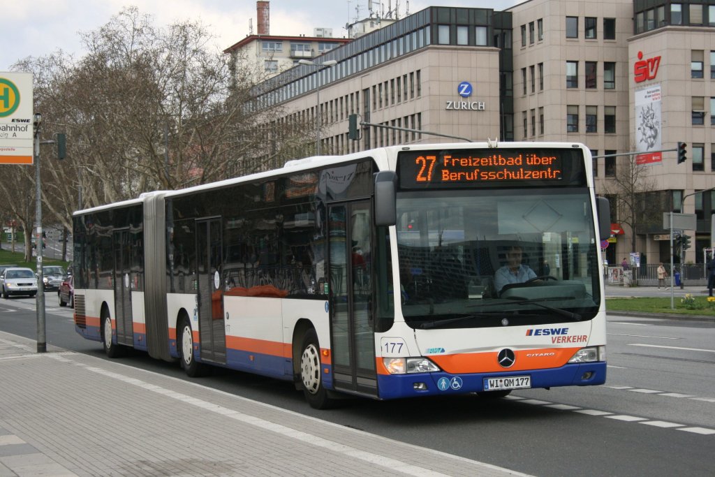 ESWE Verkehr 177 (WI QM 177) mit der Linie 27 am HBF Wiesbaden.
10.4.2010