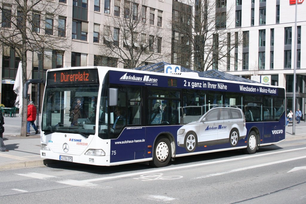 ESWE Verkehr 75 (WI GU 375) macht Werbung fr das Autohaus Haese.
Aufgenommen am HBF Wiesbaden.
10.4.2010