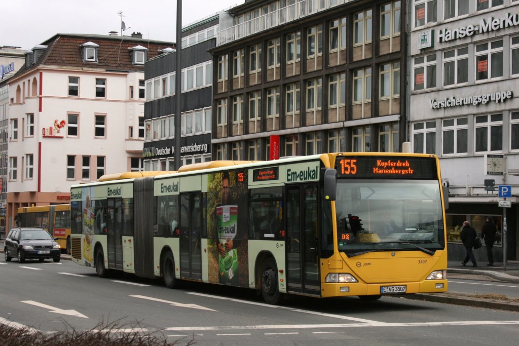 EVAG 3507 (E VG 3507) mit Werbung fr Em-eukal.
Aufgenommen auf der Huyssenalle am 8.3.2010.