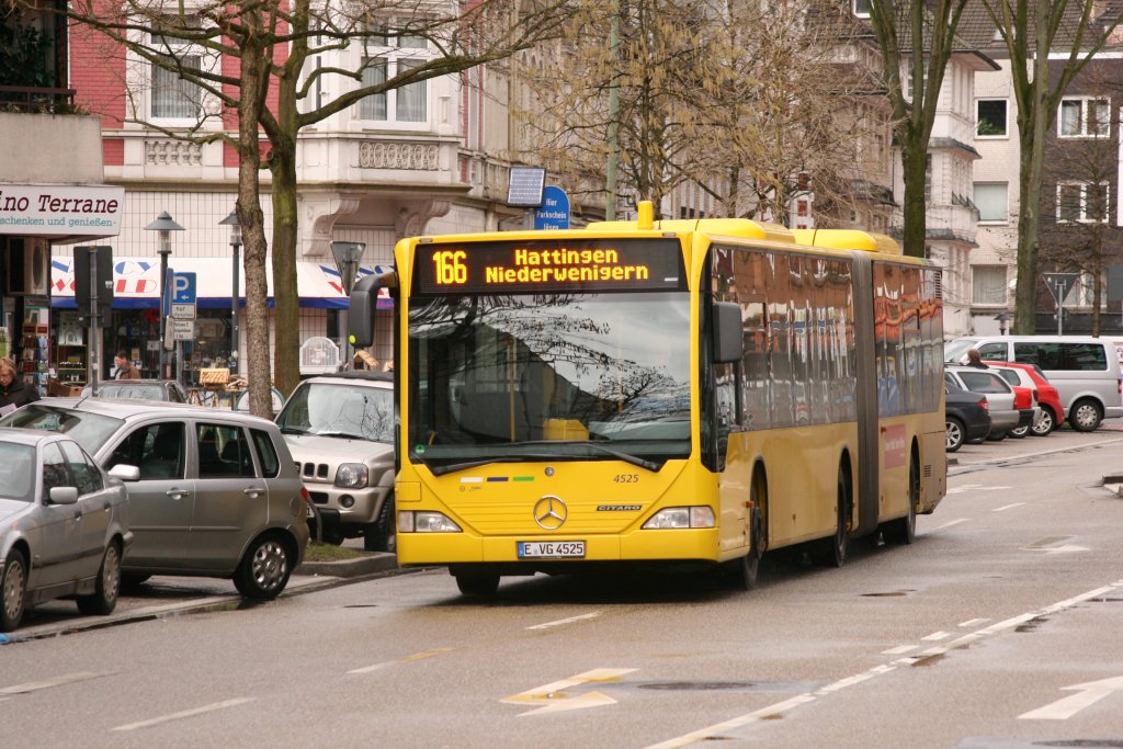 EVAG 4525 (E VG 4525) mit der Linie 166 nach Hattingen in Essen Steele am 25.2.2010.