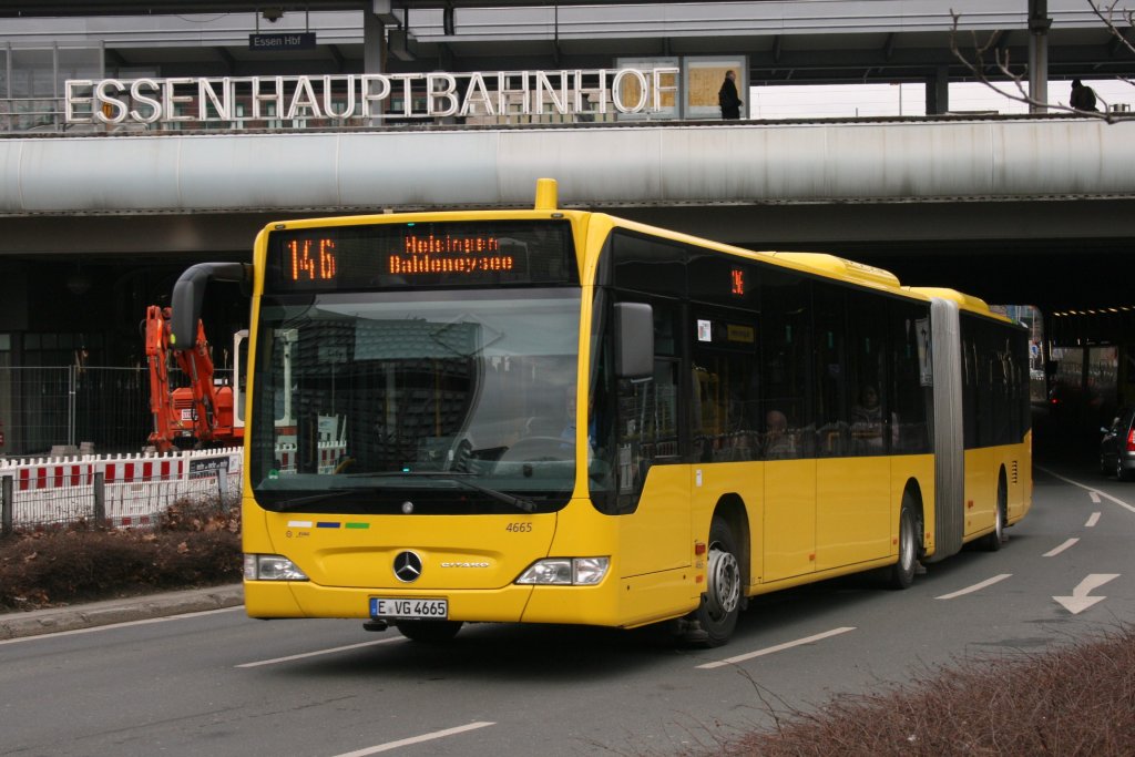 EVAG 4665 (E VG 4665) mit der Linie 146 nach Heisingen.
Aufgenommen am HBF Essen, 8.3.2010.