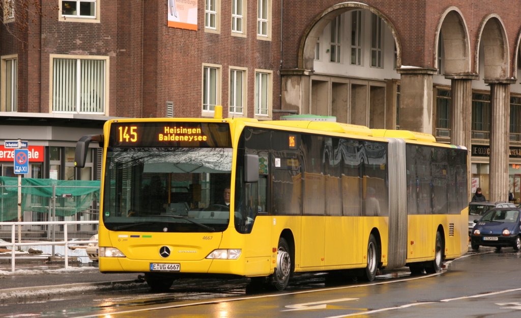 EVAG 4667 (E VG 4667) am HBF Essen mit der Linie 145.
Aufgenommen am 28.1.2010.