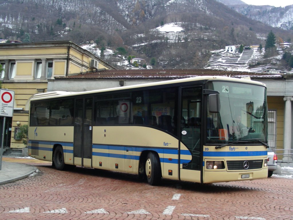 FART, Locarno. Mercedes-Benz Integro (Nr.20) in Bellinzona, Stazione. (12.12.2008)