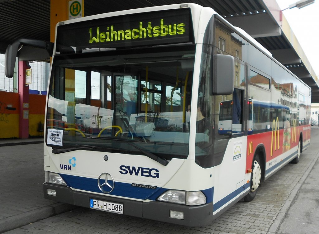 FR-H 1088 am letzten Betriebstag vom Stadtbus Sinsheim der SWEG am Sinsheimer Bahnhof. 10.12.11