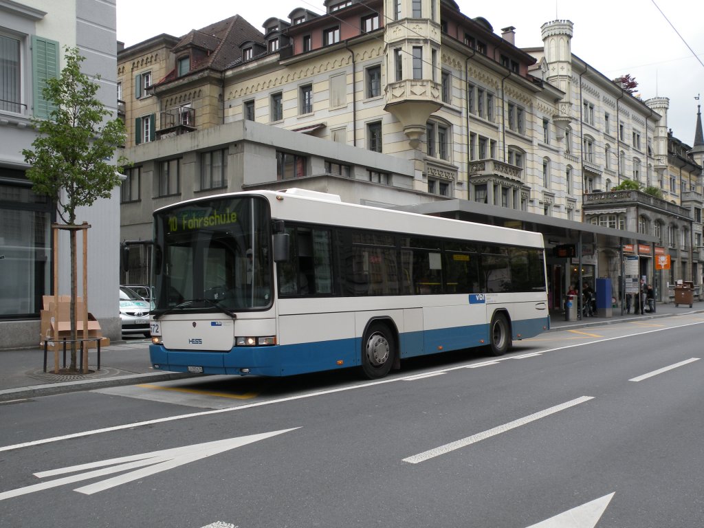 Hess Bus LU 202670 mit der Betriebsnummer 572 als Fahrschuhle unterwegs in der Pilatusstrasse. Die Aufnahme stammt vom 04.05.2010.