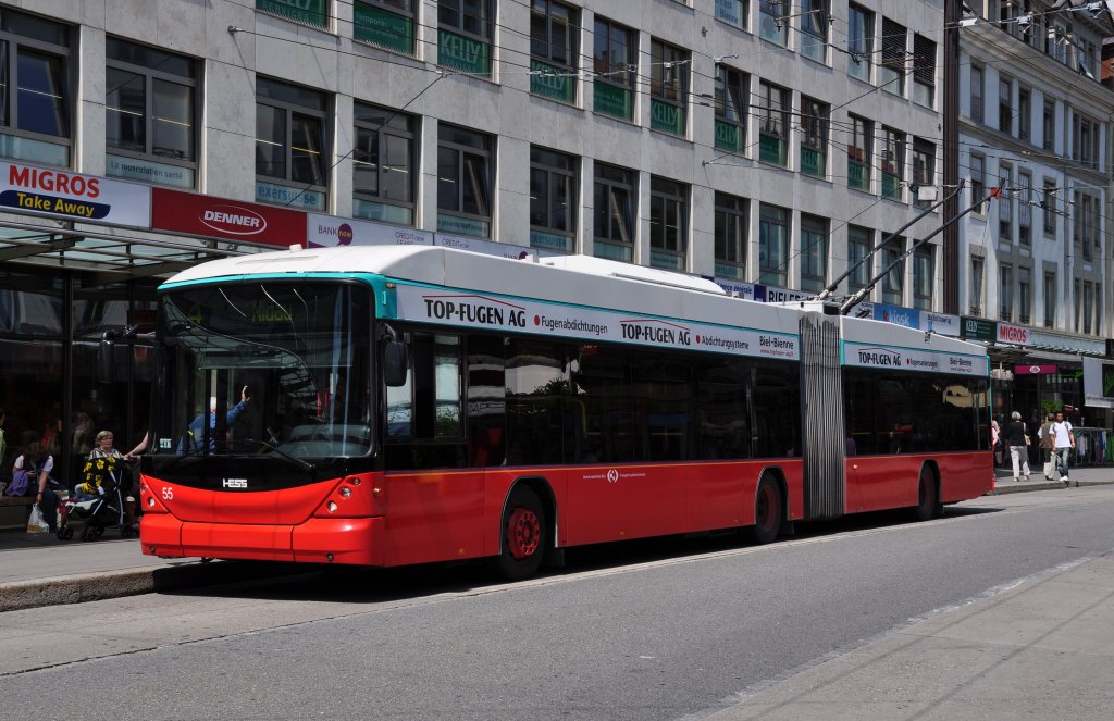 Hess Trolleybus mit der Betriebsnummer 55 auf der Linie 4 in der Arbergstrasse in Biel. Die Aufnahme stammt vom 24.05.2012.