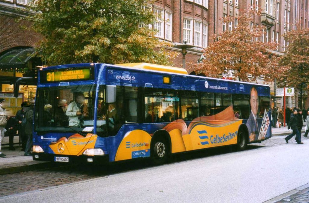 HHA 0127, ein Mercedes Citaro O530, aufgenommen im November 2002 in Hamburg auf der Mnckebergstrasse.