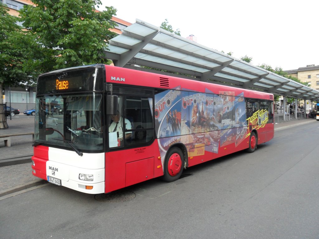 Hier ist ein MAN Bus von der Firma Reise Bur zu sehen. Das Bild habe ich am 13.07.2011 in Saarbrcken gemacht.